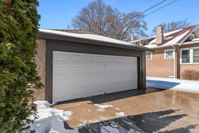 100 W 40th Street, Minneapolis, MN 55409