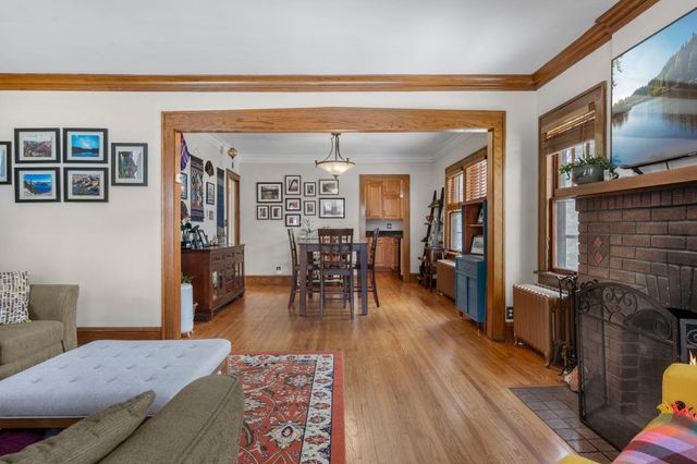 100 W 40th Street, Minneapolis, MN 55409