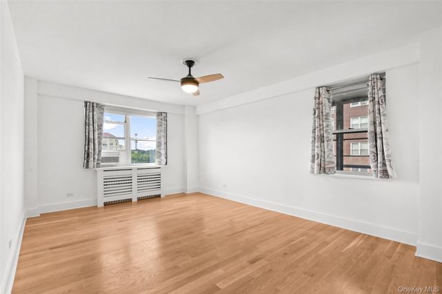 2 Washington Square 3E, Larchmont, NY 10538