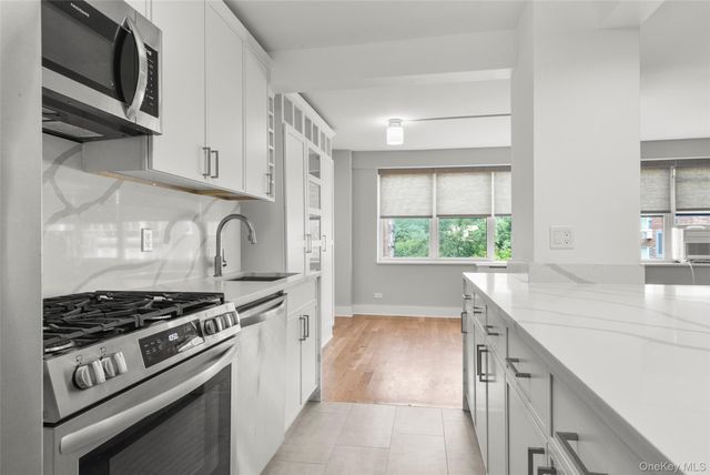 2 Washington Square 3E, Larchmont, NY 10538
