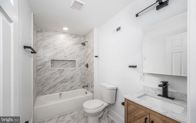 2042 E SOMERSET ST, Philadelphia, PA 19134