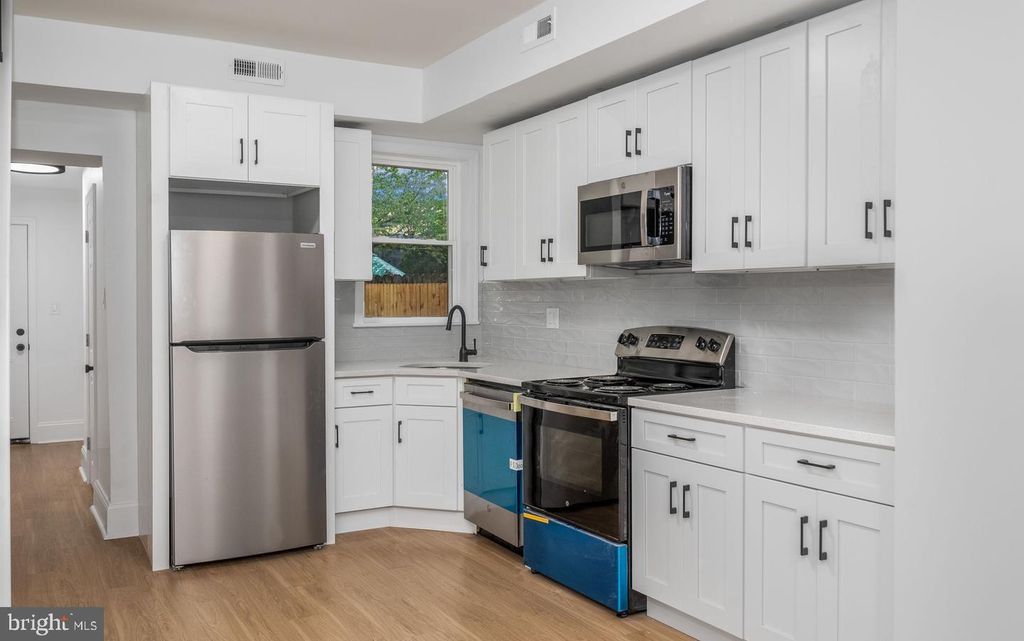 2042 E SOMERSET ST, Philadelphia, PA 19134