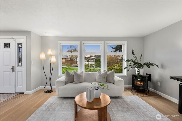 2000 Birch Court, Milton, WA 98354
