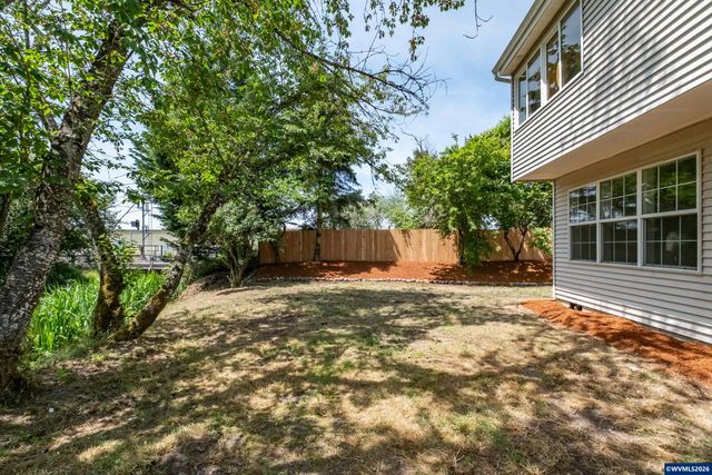 570 22nd Av SW, Albany, OR 97322