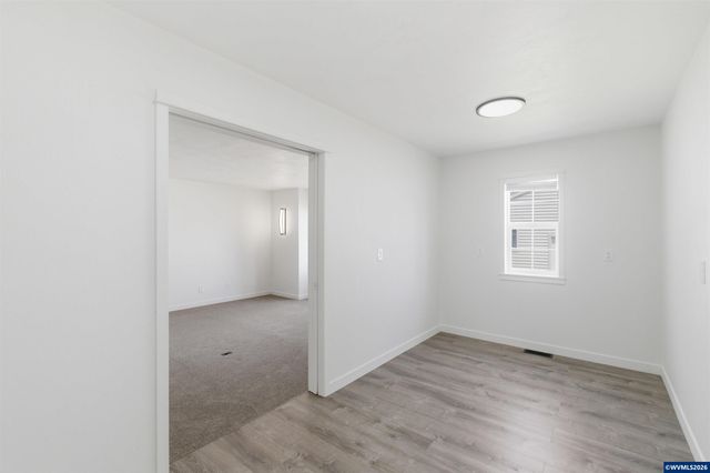 570 22nd Av SW, Albany, OR 97322