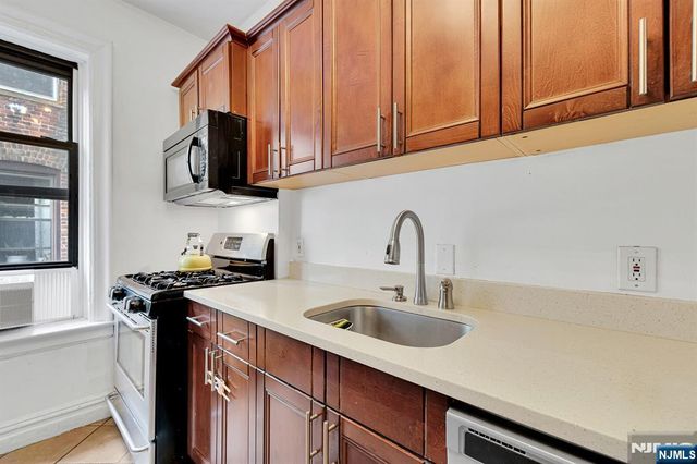 115 Highland Avenue 10, Jersey City, NJ 07306