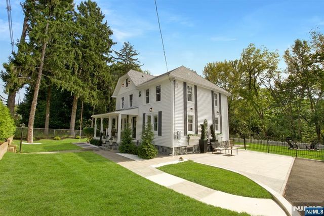 137 Schraalenburgh Road, Harrington Park, NJ 07640
