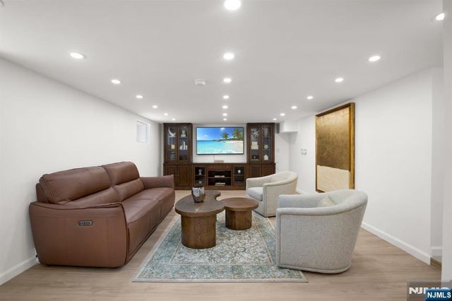 137 Schraalenburgh Road, Harrington Park, NJ 07640