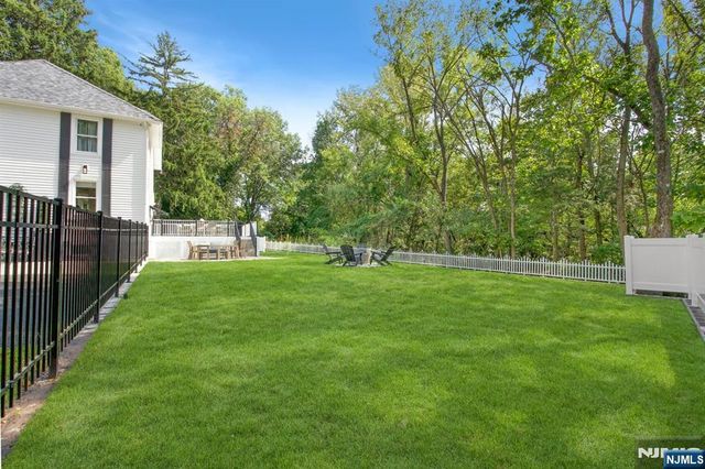 137 Schraalenburgh Road, Harrington Park, NJ 07640