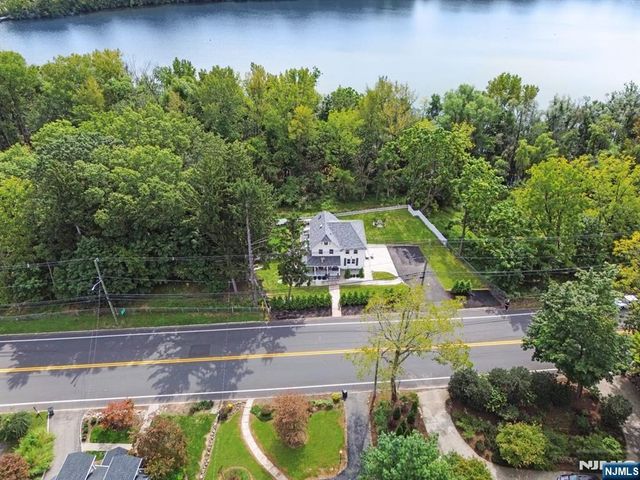 137 Schraalenburgh Road, Harrington Park, NJ 07640