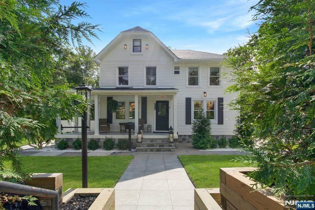 137 Schraalenburgh Road, Harrington Park, NJ 07640