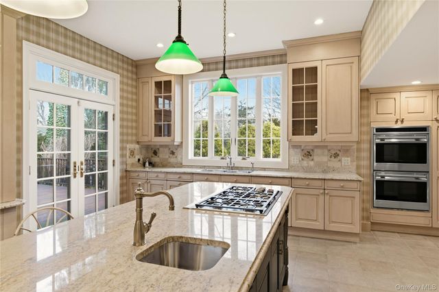 104 Fort Hill Road, Huntington, NY 11743