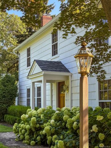 104 Fort Hill Road, Huntington, NY 11743