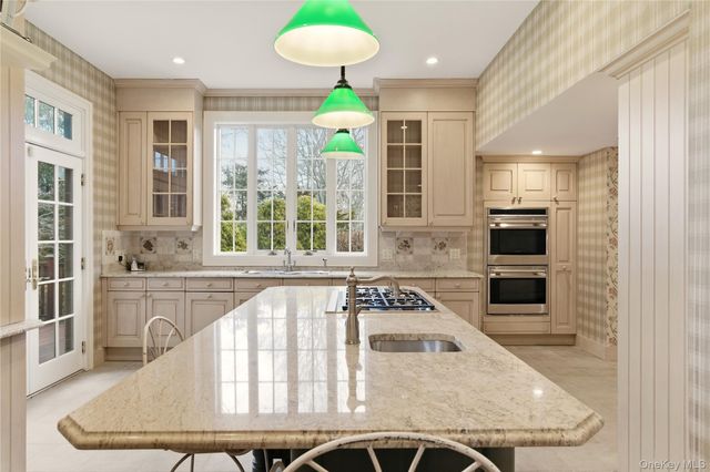 104 Fort Hill Road, Huntington, NY 11743