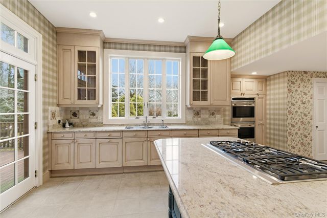 104 Fort Hill Road, Huntington, NY 11743