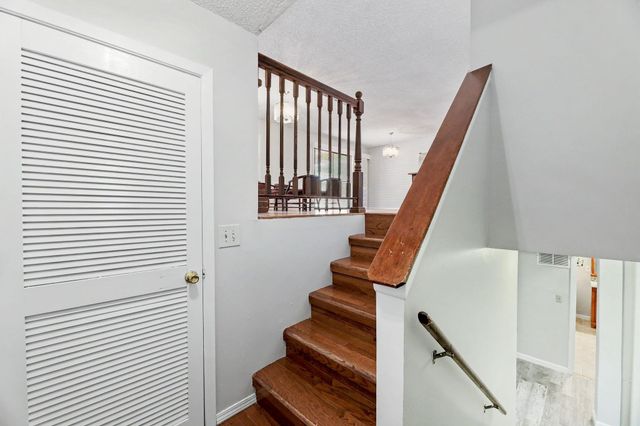 4051 Clarendon, Bel Aire, KS 67220