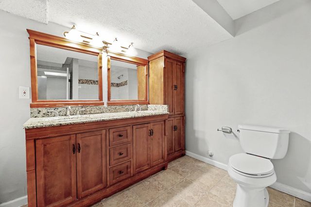 4051 Clarendon, Bel Aire, KS 67220