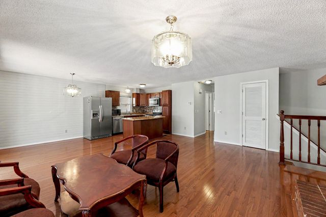 4051 Clarendon, Bel Aire, KS 67220