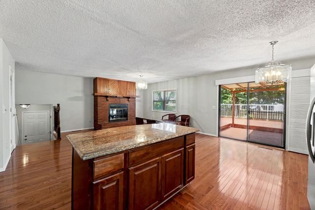 4051 Clarendon, Bel Aire, KS 67220