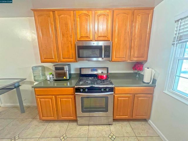 852 Sheridan St, Vallejo, CA 94590