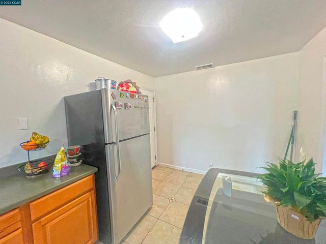 852 Sheridan St, Vallejo, CA 94590