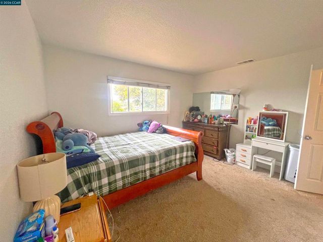 852 Sheridan St, Vallejo, CA 94590