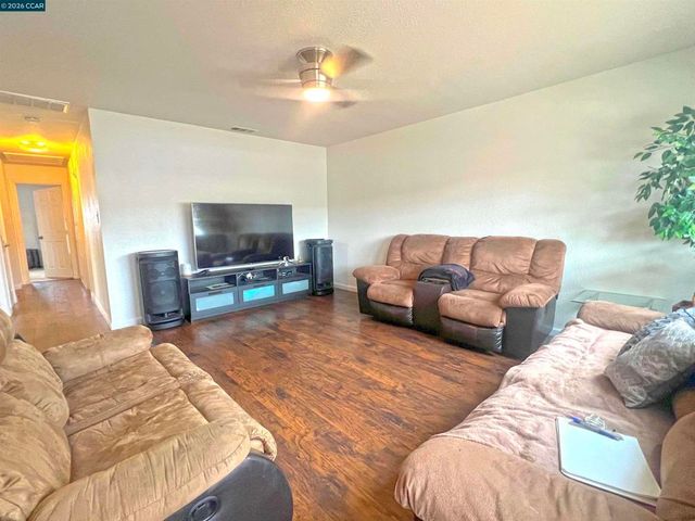 852 Sheridan St, Vallejo, CA 94590