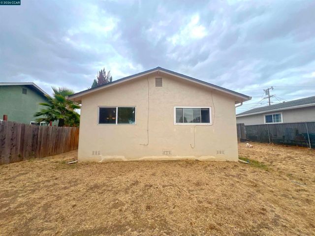 852 Sheridan St, Vallejo, CA 94590