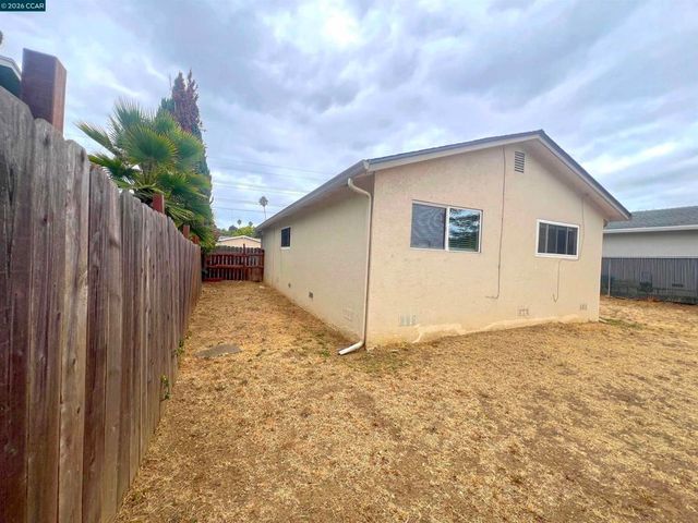 852 Sheridan St, Vallejo, CA 94590