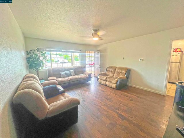 852 Sheridan St, Vallejo, CA 94590