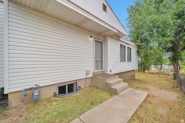 9468 S TURNPIKE LN, Sandy, UT 84070