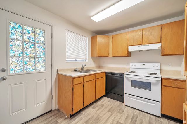 9468 S TURNPIKE LN, Sandy, UT 84070
