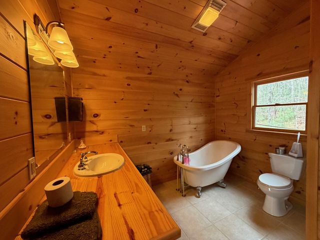 235 Hardslate Road, Blue Ridge, GA 30513