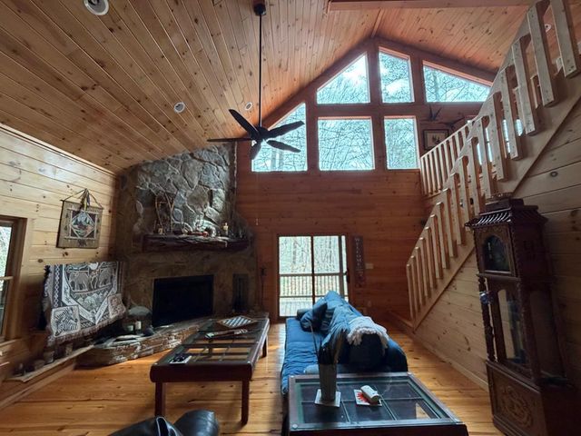 235 Hardslate Road, Blue Ridge, GA 30513