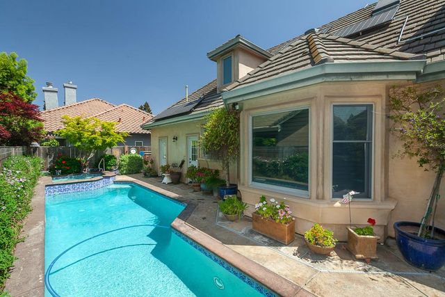 1111 Brighton Way, Lodi, CA 95242