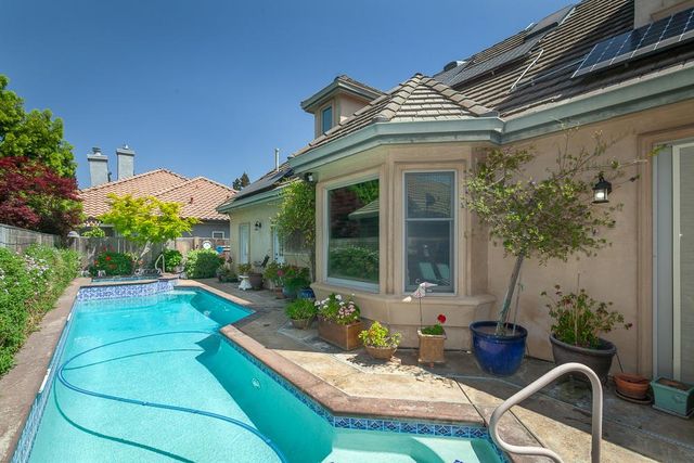 1111 Brighton Way, Lodi, CA 95242