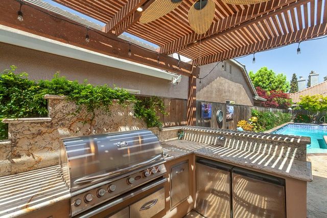 1111 Brighton Way, Lodi, CA 95242