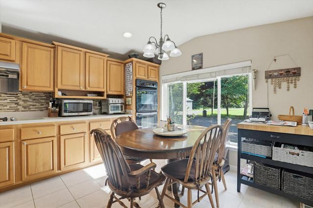 17180 Clover Rd, Penn Valley, CA 95946