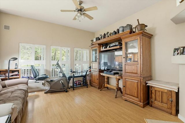 17180 Clover Rd, Penn Valley, CA 95946