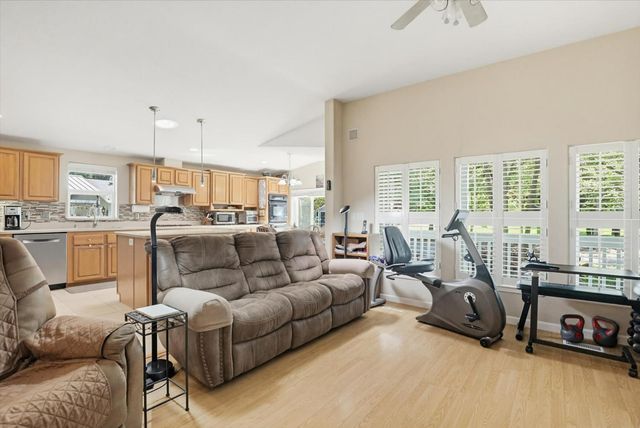 17180 Clover Rd, Penn Valley, CA 95946