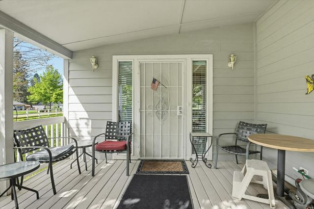 17180 Clover Rd, Penn Valley, CA 95946