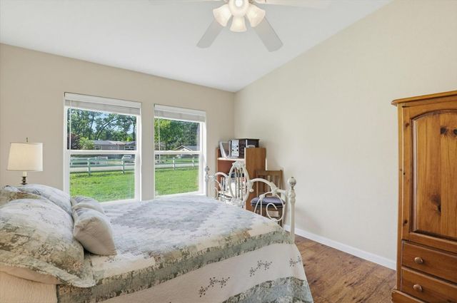 17180 Clover Rd, Penn Valley, CA 95946