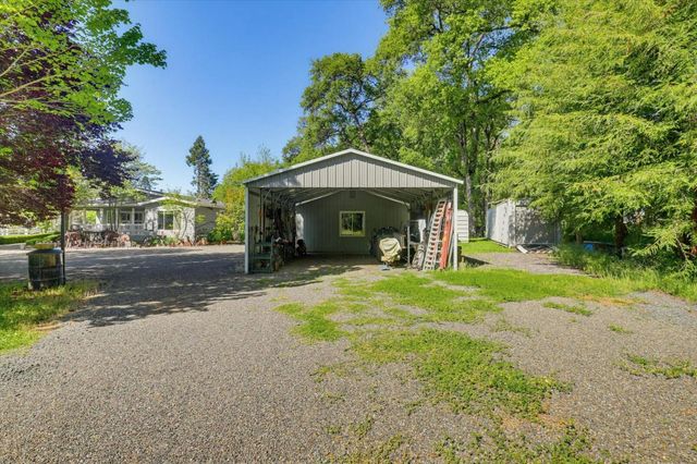 17180 Clover Rd, Penn Valley, CA 95946