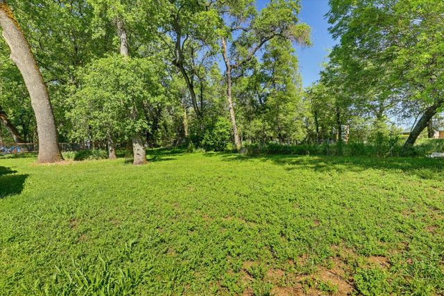 17180 Clover Rd, Penn Valley, CA 95946