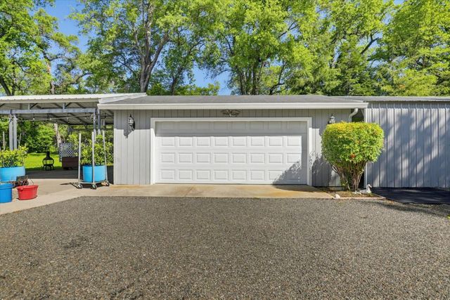 17180 Clover Rd, Penn Valley, CA 95946