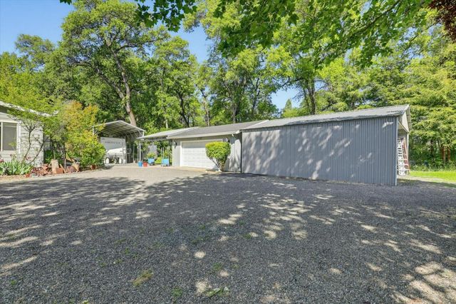 17180 Clover Rd, Penn Valley, CA 95946
