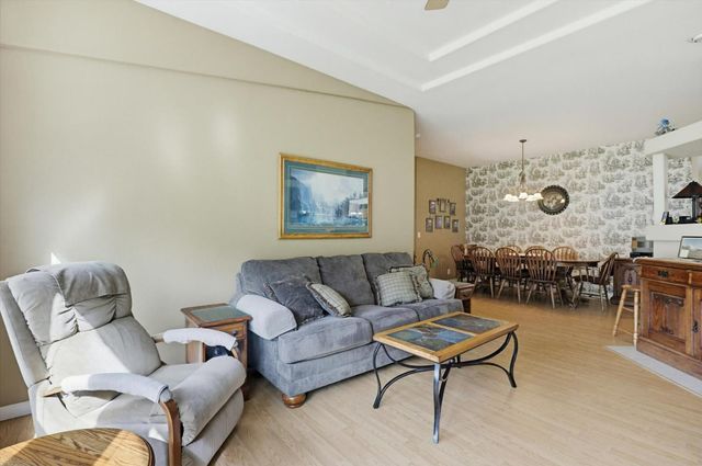 17180 Clover Rd, Penn Valley, CA 95946