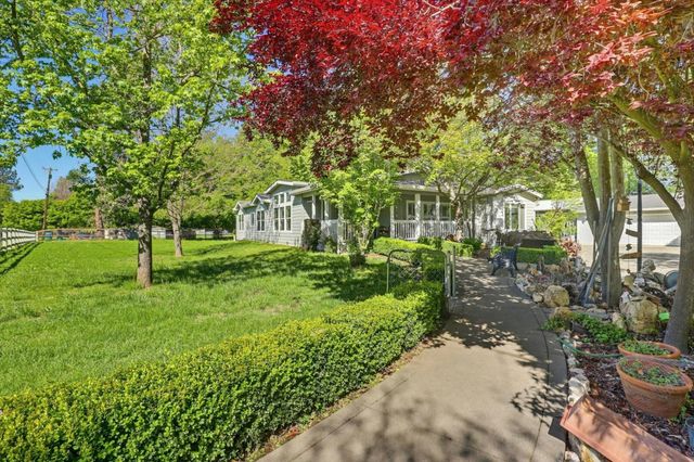 17180 Clover Rd, Penn Valley, CA 95946