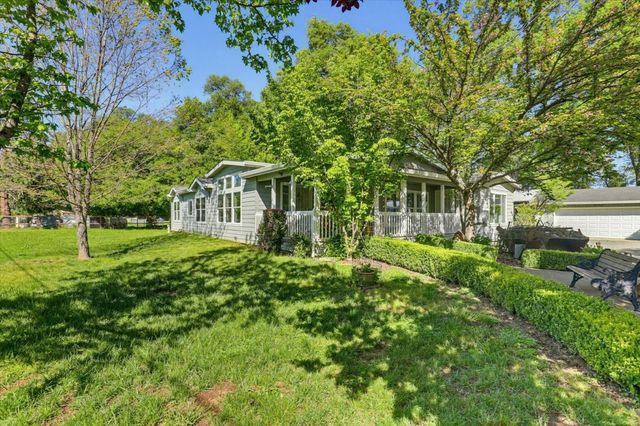 17180 Clover Rd, Penn Valley, CA 95946