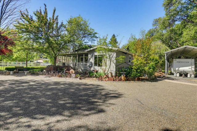 17180 Clover Rd, Penn Valley, CA 95946